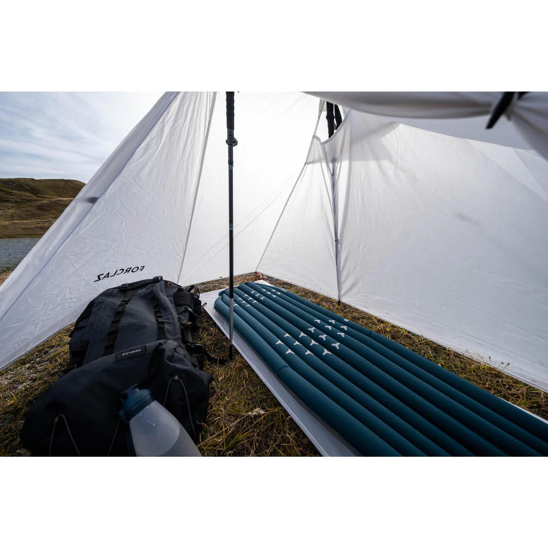 AISLANTE INFLABLE PARA SENDERISMO TALLA L MT500 180 X 52 CM - Image 9