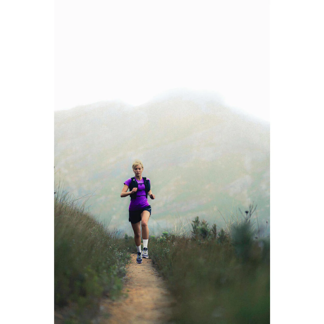 CALCETINES DE RUNNING KIPRUN RUN900 GRUESOS MID NEGROS - Image 15