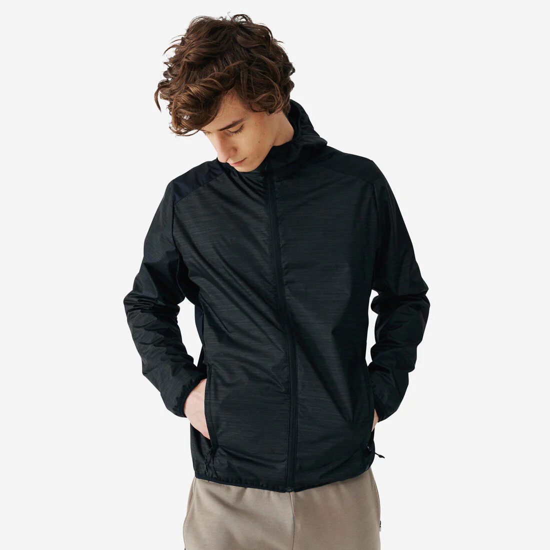 CHAQUETA IMPERMEABLE DE RUNNING HOMBRE KIPRUN RUN 100 NEGRO