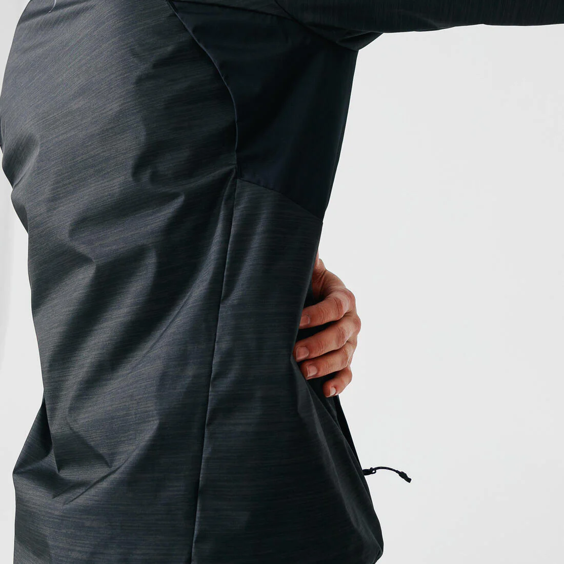 CHAQUETA IMPERMEABLE DE RUNNING HOMBRE KIPRUN RUN 100 NEGRO - Image 6