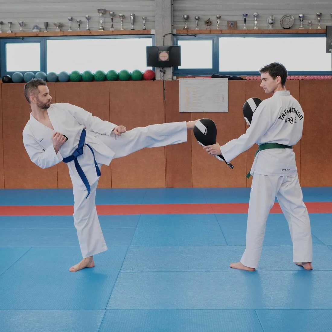 DOBOK DE TAEKWONDO DE ADULTO BLANCO 500 - Image 12