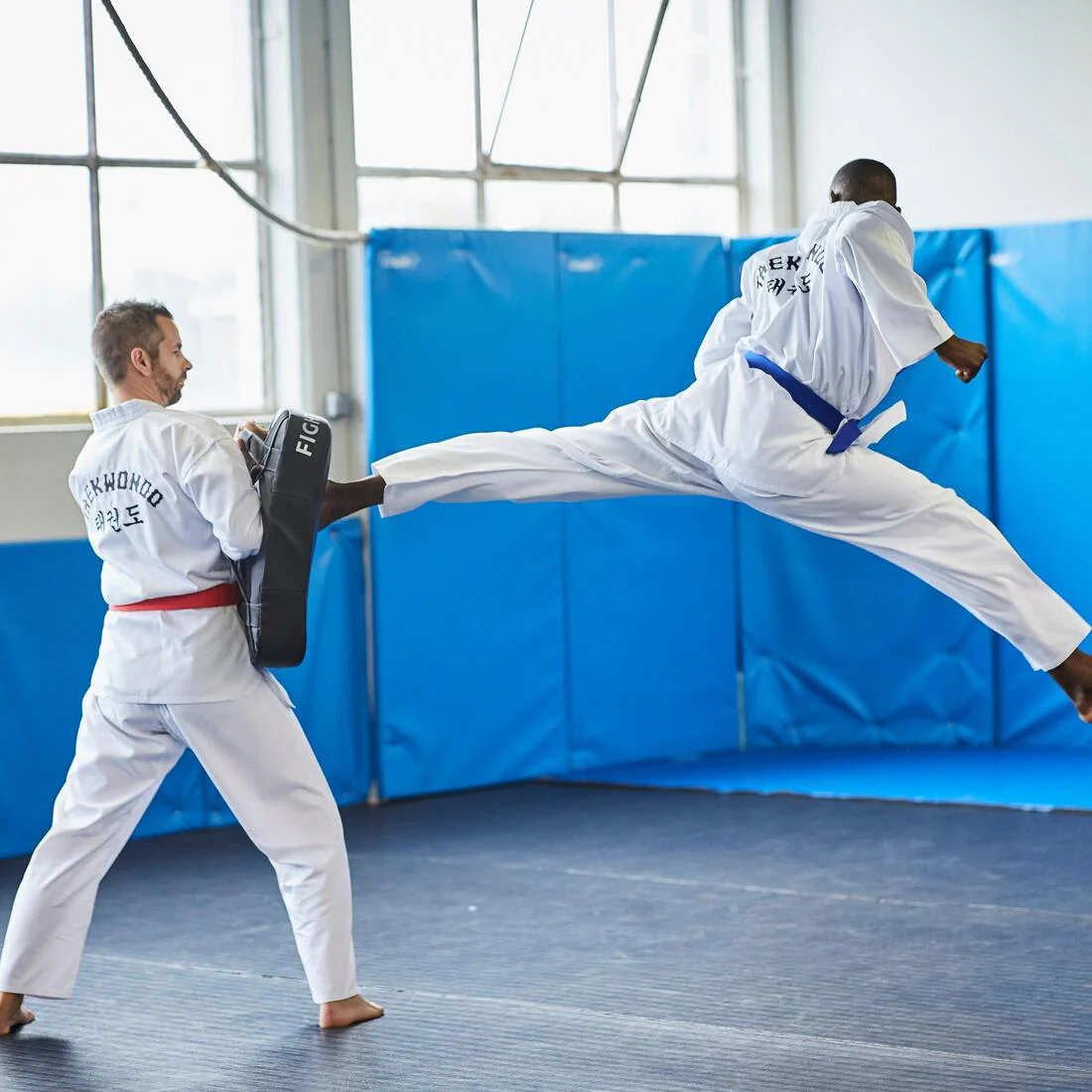 DOBOK DE TAEKWONDO DE ADULTO BLANCO 500 - Image 15