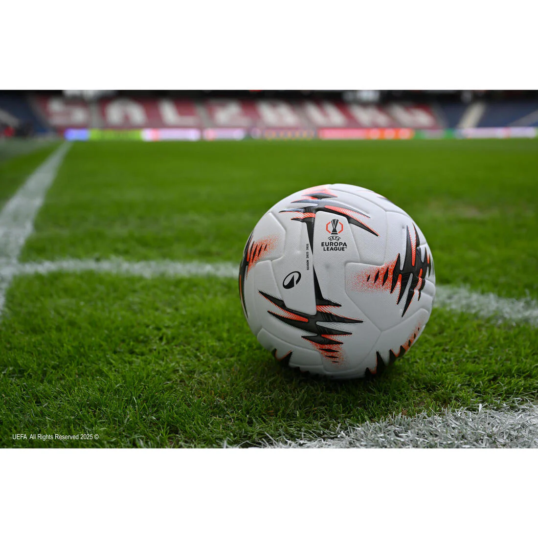 Pelota de Fútbol Oficial UEFA Europa League 25/26 N° 5 - Con Caja de Colección - Image 12