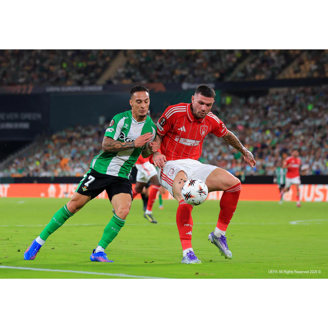 Pelota de Fútbol Oficial UEFA Europa League 25/26 N° 5 - Con Caja de Colección - Image 9