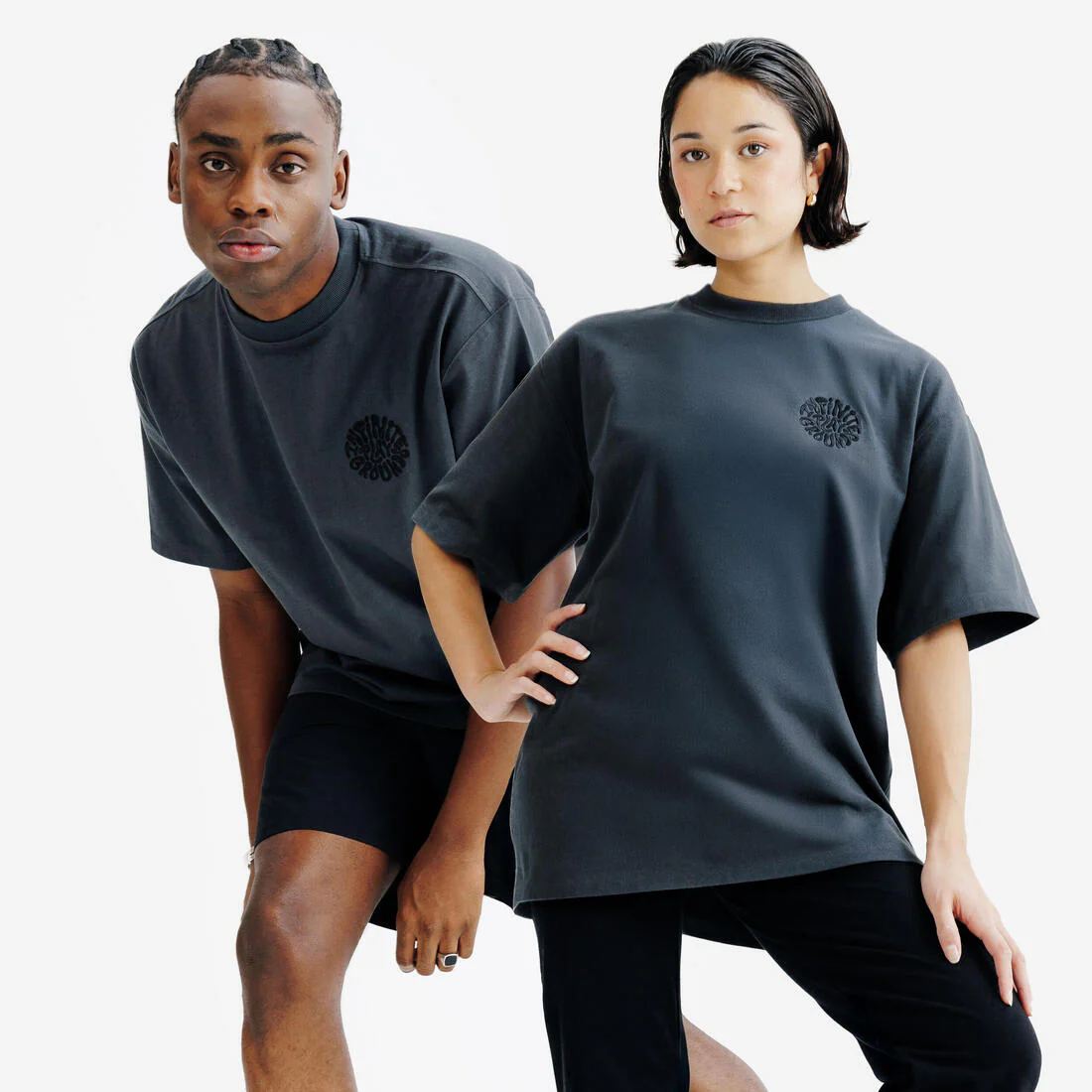 POLERA OVERSIZE SPORTSWEAR UNISEX GRIS OSCURO