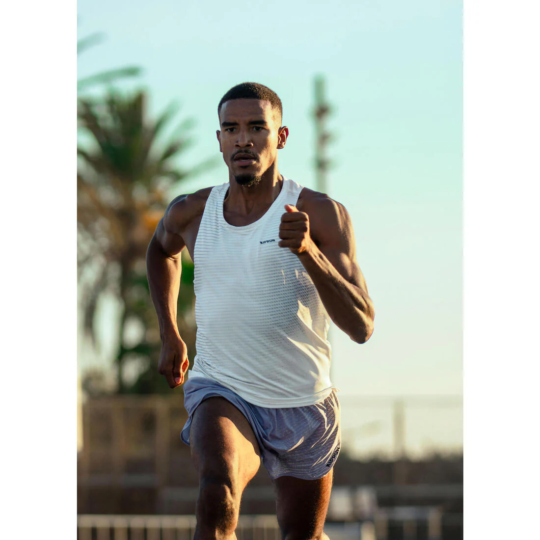 POLERA SIN MANGAS DE RUNNING 900 LIGHT - Image 21