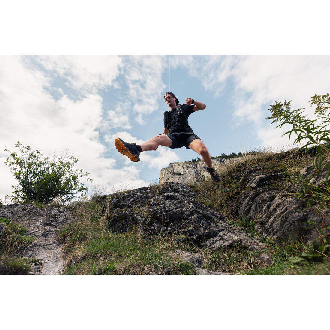 SHORTS TRAIL RUNNING HOMBRE KIPRUN RUN 900 ULTRA GRIS - Image 10