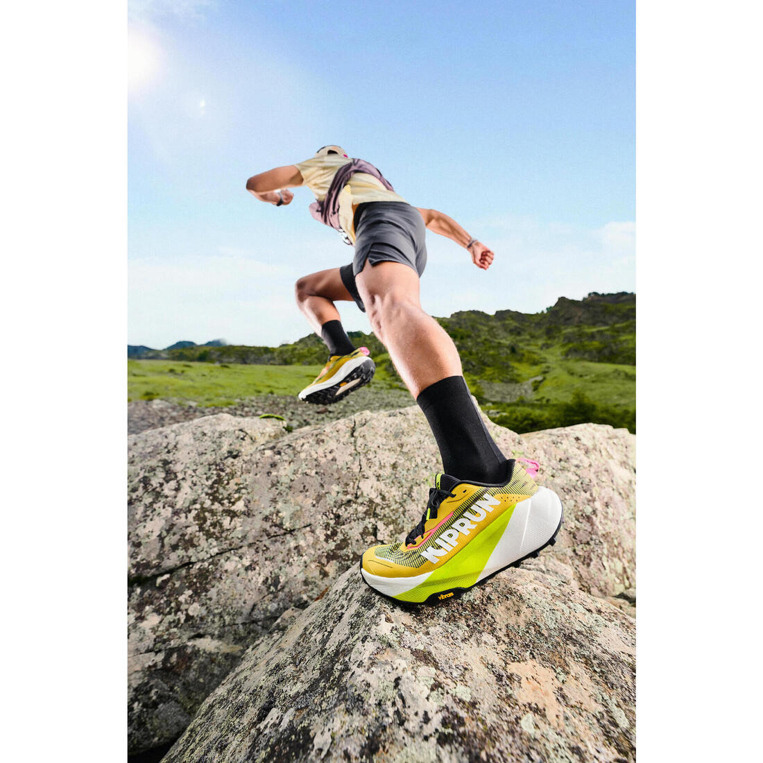 SHORTS TRAIL RUNNING HOMBRE KIPRUN RUN 900 ULTRA GRIS - Image 7