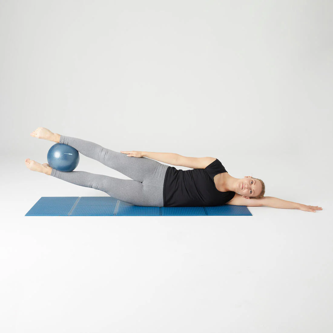 Pelota de Pilates Soft Ball 240 mm - Postura y Estabilidad - Image 13