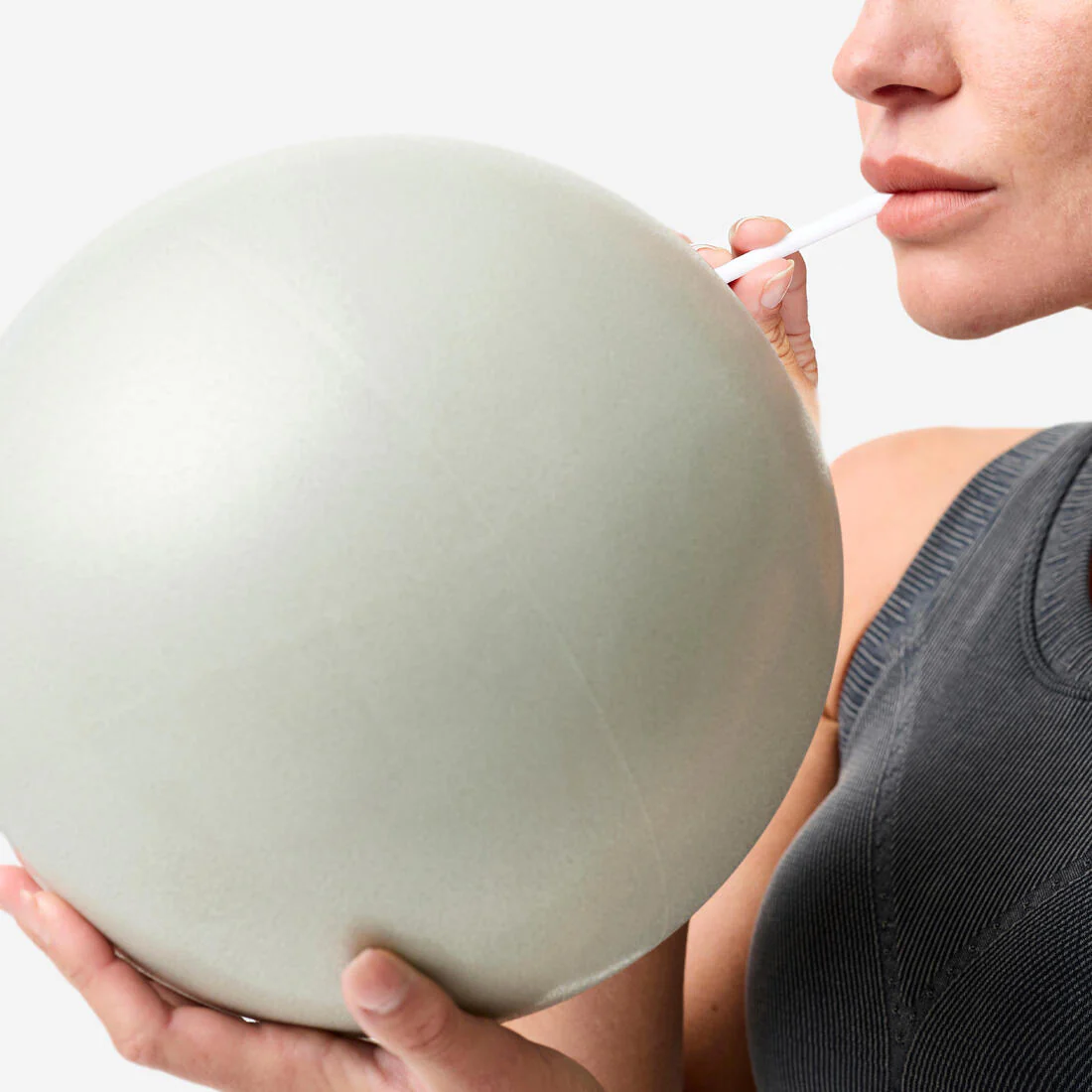 Pelota de Pilates Soft Ball 240 mm - Postura y Estabilidad - Image 4