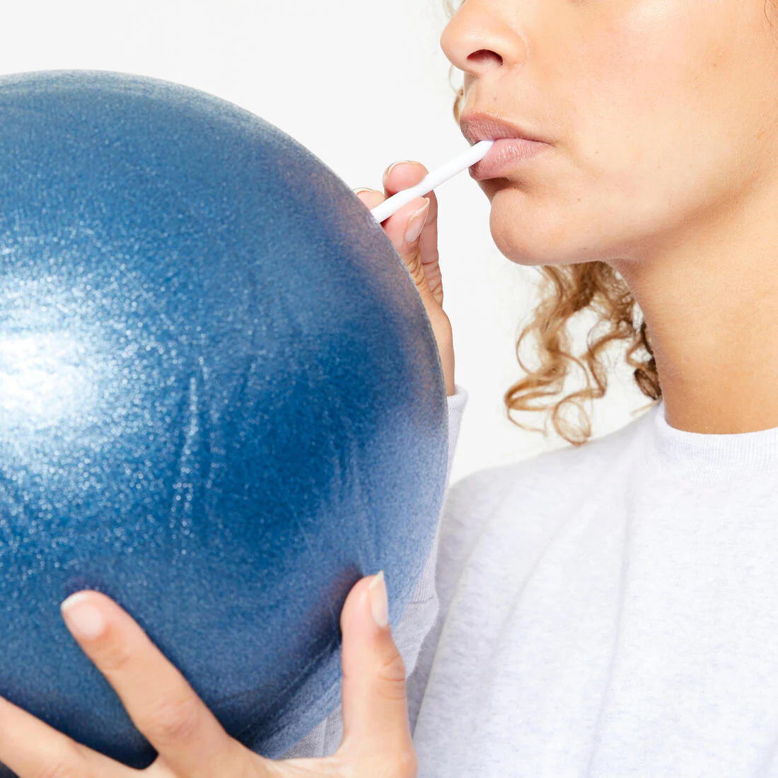 Pelota de Pilates Soft Ball 240 mm - Postura y Estabilidad - Image 5