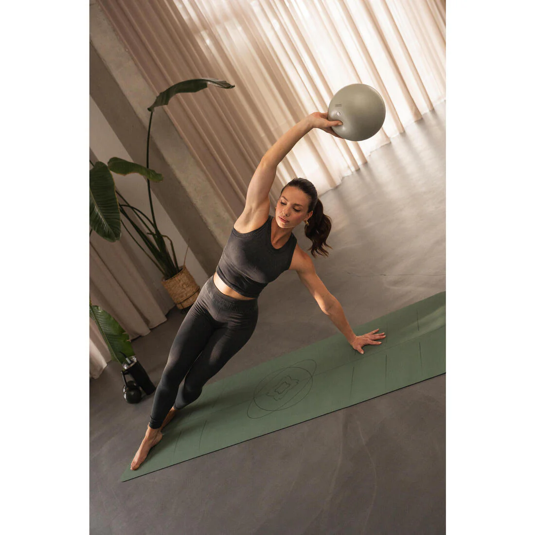 Pelota de Pilates Soft Ball 240 mm - Postura y Estabilidad - Image 8