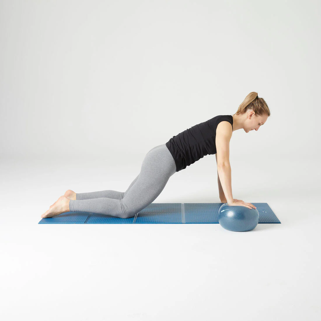 Pelota de Pilates Soft Ball 240 mm - Postura y Estabilidad - Image 9